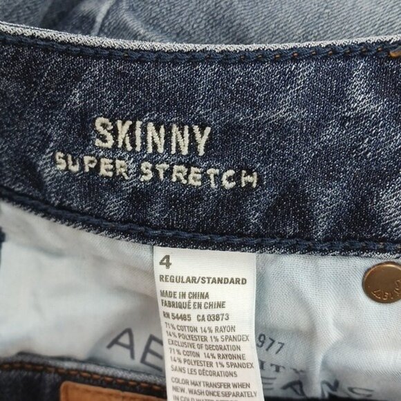 American Eagle Shorts Blue Denim Jean Bermuda Distressed Womens Size 4 - Picture 5 of 6